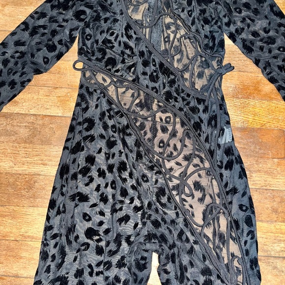 NWT - Picture 3 of 4